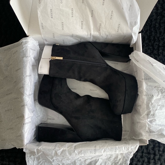 GUESS Women's Crafty Ankle Boot, size 8, NWT - Picture 6 of 8